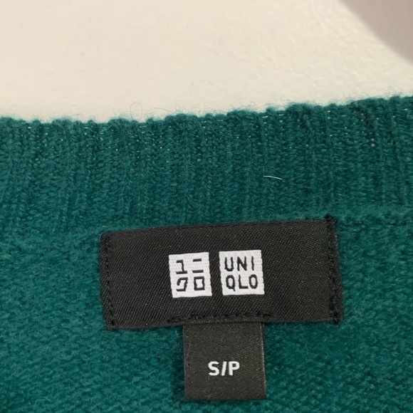 Uniqlo Premium Lambswool Sweater - Picture 7 of 16